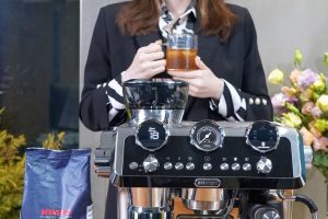 德龙银骑士研磨一体咖啡机EC9665.M评测 德龙咖啡机怎么样